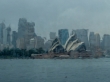 Diluviando, Sydney desde el cristal del ferry
