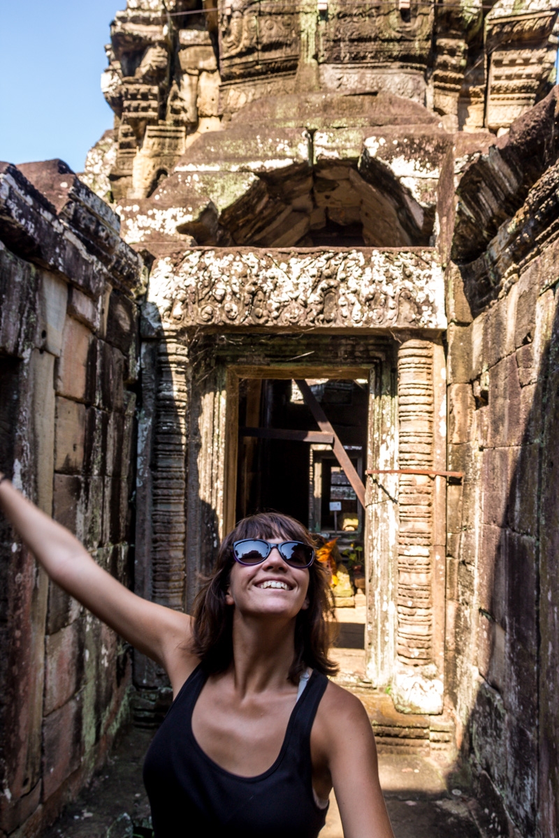 Saltando feliz en Angkor