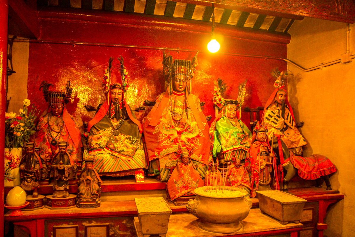 Hay sitio para las ofrendas y los templos, Hong Kong