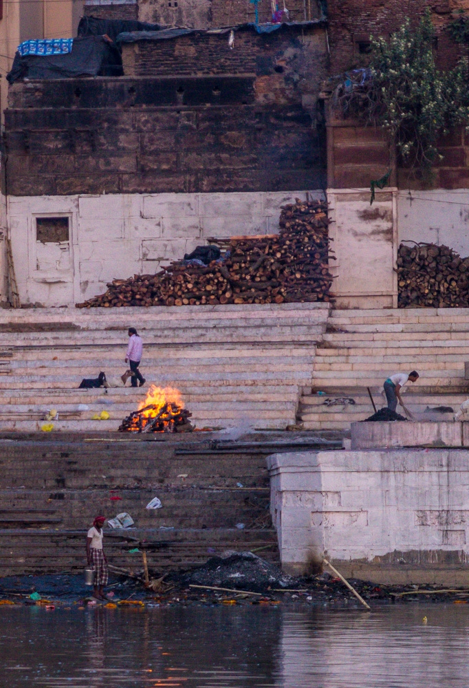 Uno de los crematorios de Varanasi