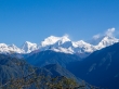 Día soleado con el Kanchenjunga (el de la derecha)