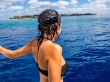 Carol explorando los mares de Maldivas