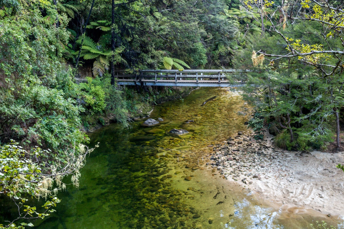 Puentes y ríos en Abel Tasman