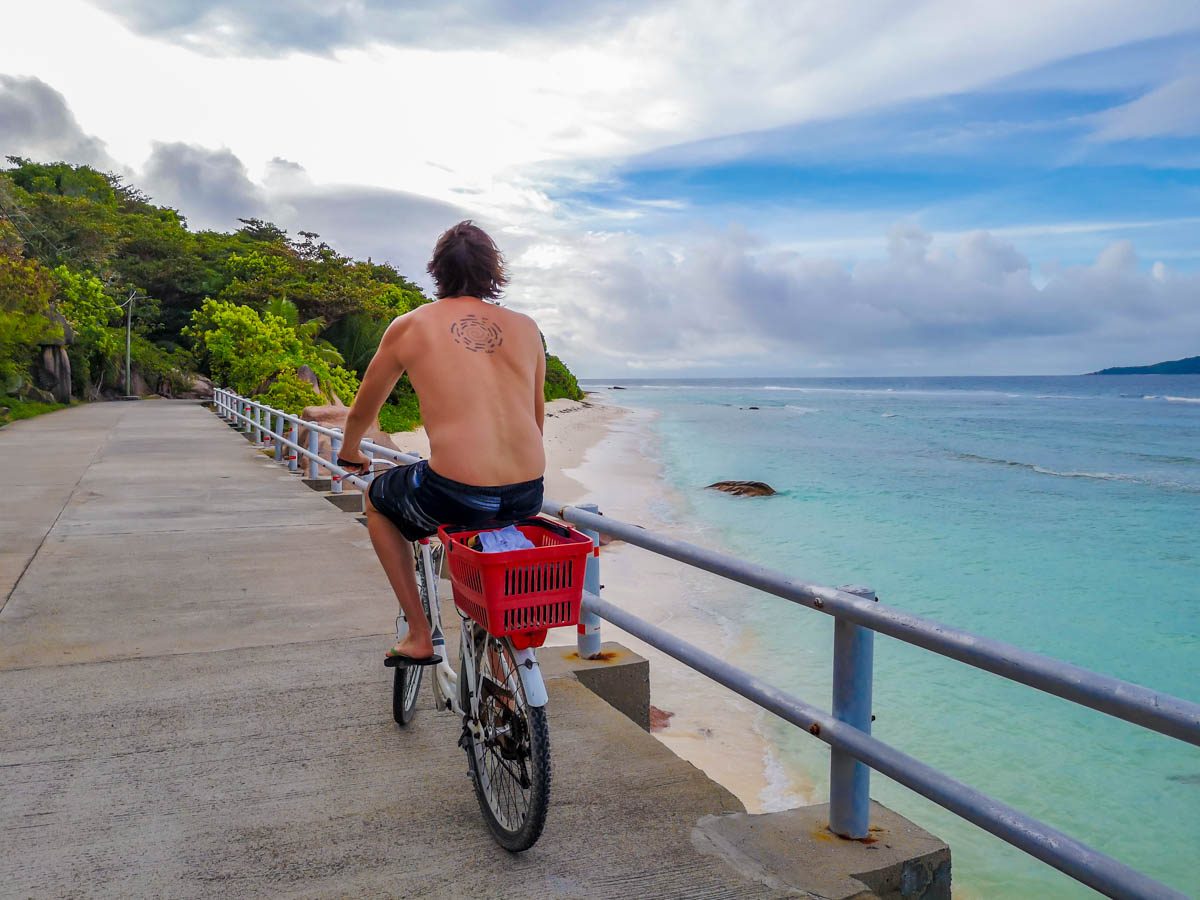 Recorriendo La Digue en nuestra bici, Seychelles