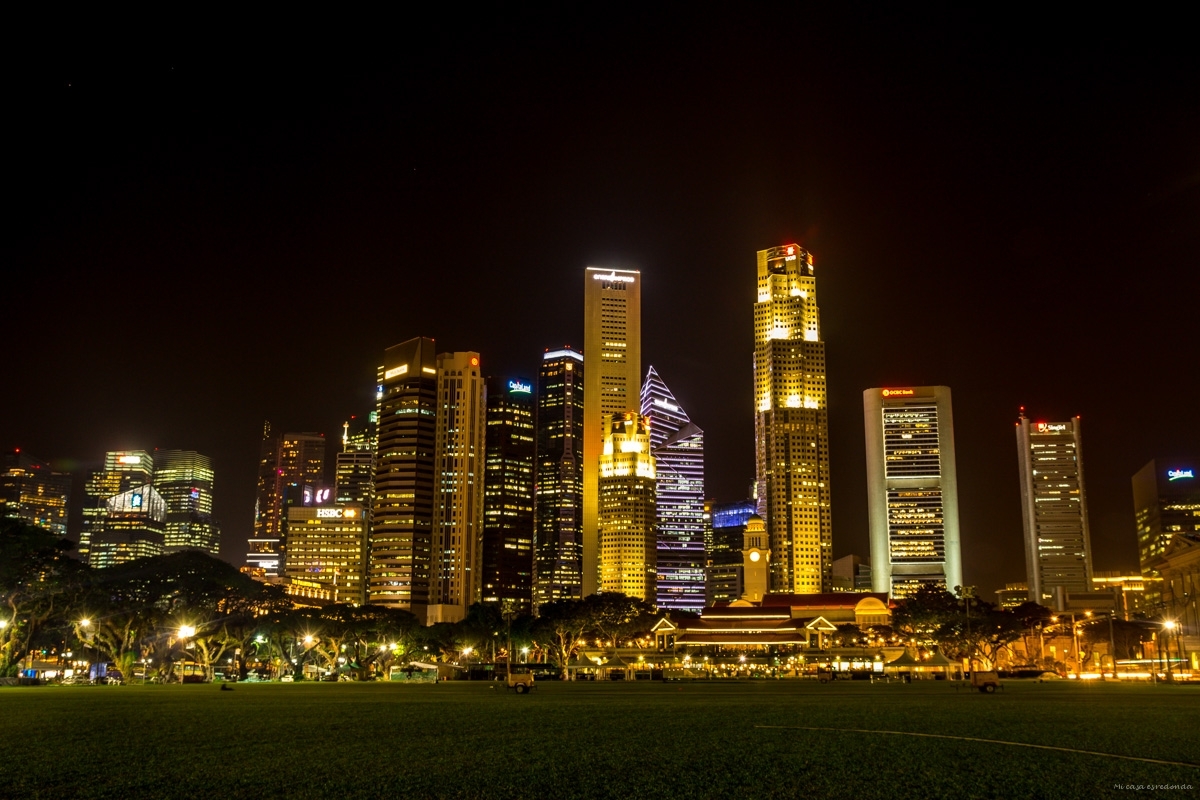 Skyline de Singapur de noche
