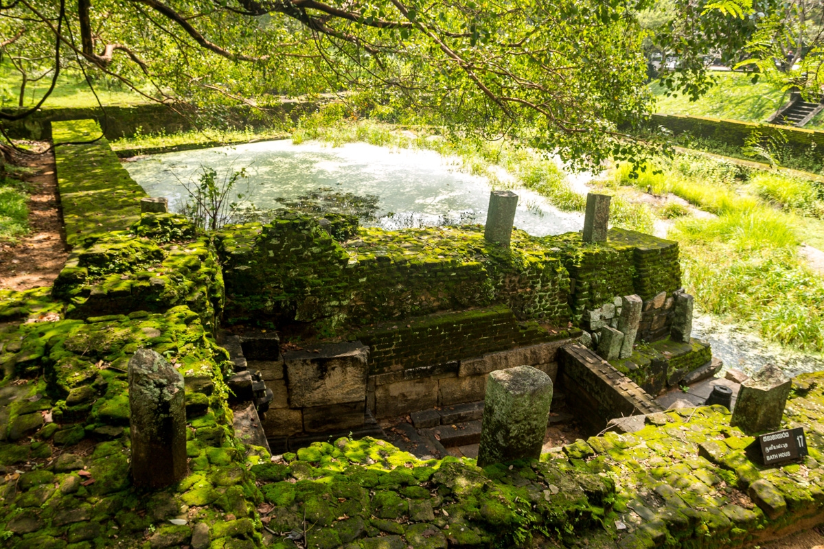 Antiguos baños, Polonnaruwa