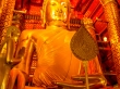 Un descomunal buda de 19 metros en Wat Phanan Choeng, Ayutthaya