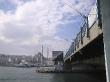 El puente Gálata, con la Mezquita Azul al fondo. Estambul.