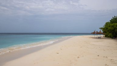 Playa de Ukulhas con marea baja