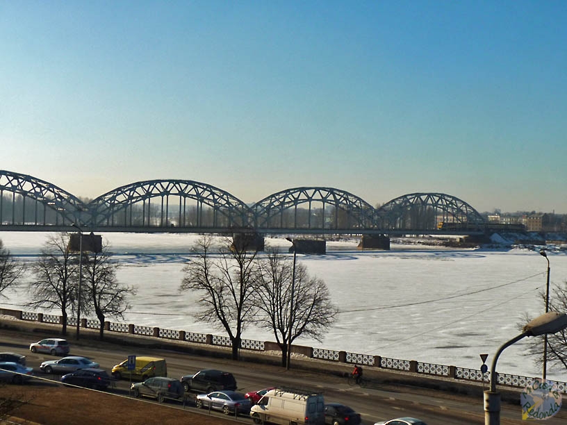 Puente de Riga, el Rio Daugava congelado