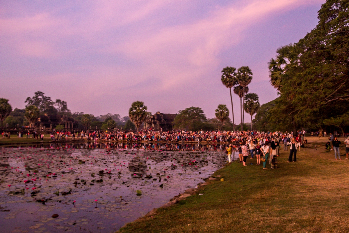 ¡Vayamos a ver amanecer a Angkor, seguro que no hay nadie!
