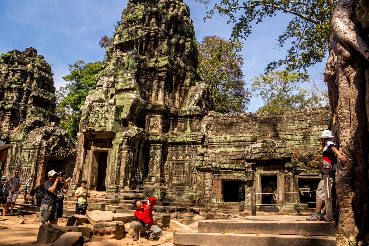 Chinos por doquier ocupándolo todo con sus fotos, Angkor