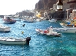 Pequeño puerto de pescadores en el Egeo