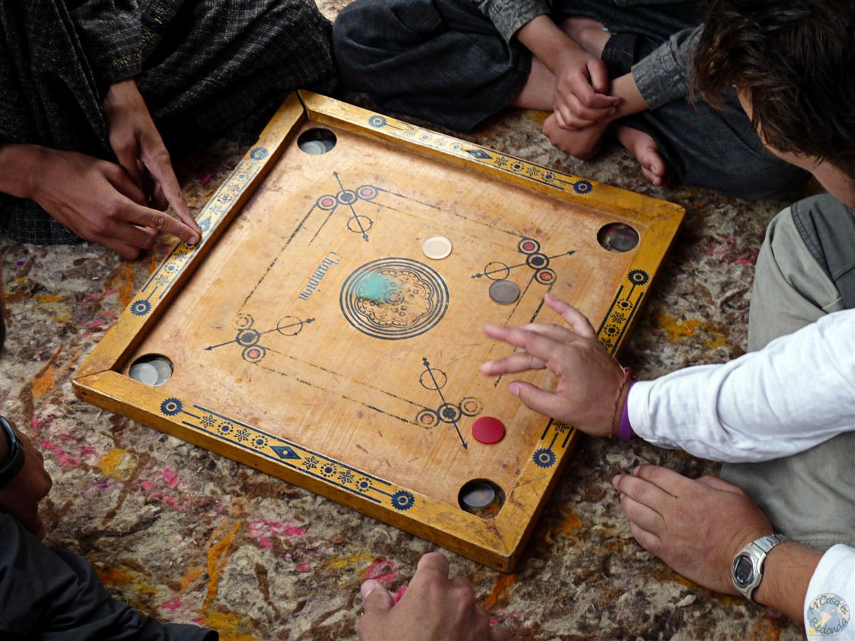 Aprendiendo juegos locales, Cachemira