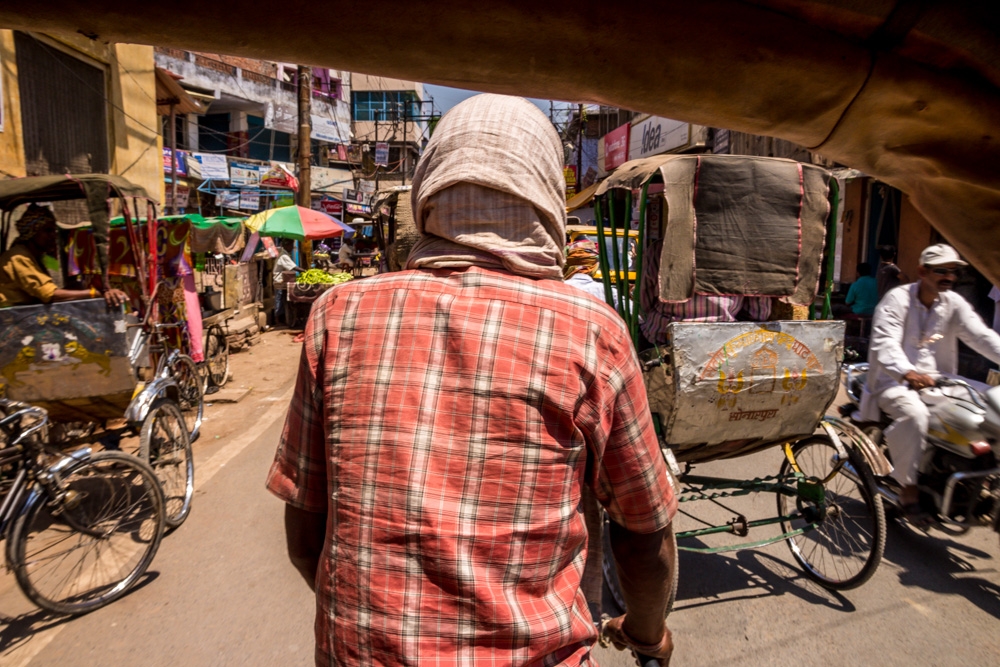 A lomos de una bici por las calles de Varanasi