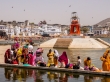 Ofrendas y baños en los ghats de Pushkar