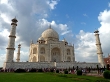 Muchos turistas indios en el Taj Mahal