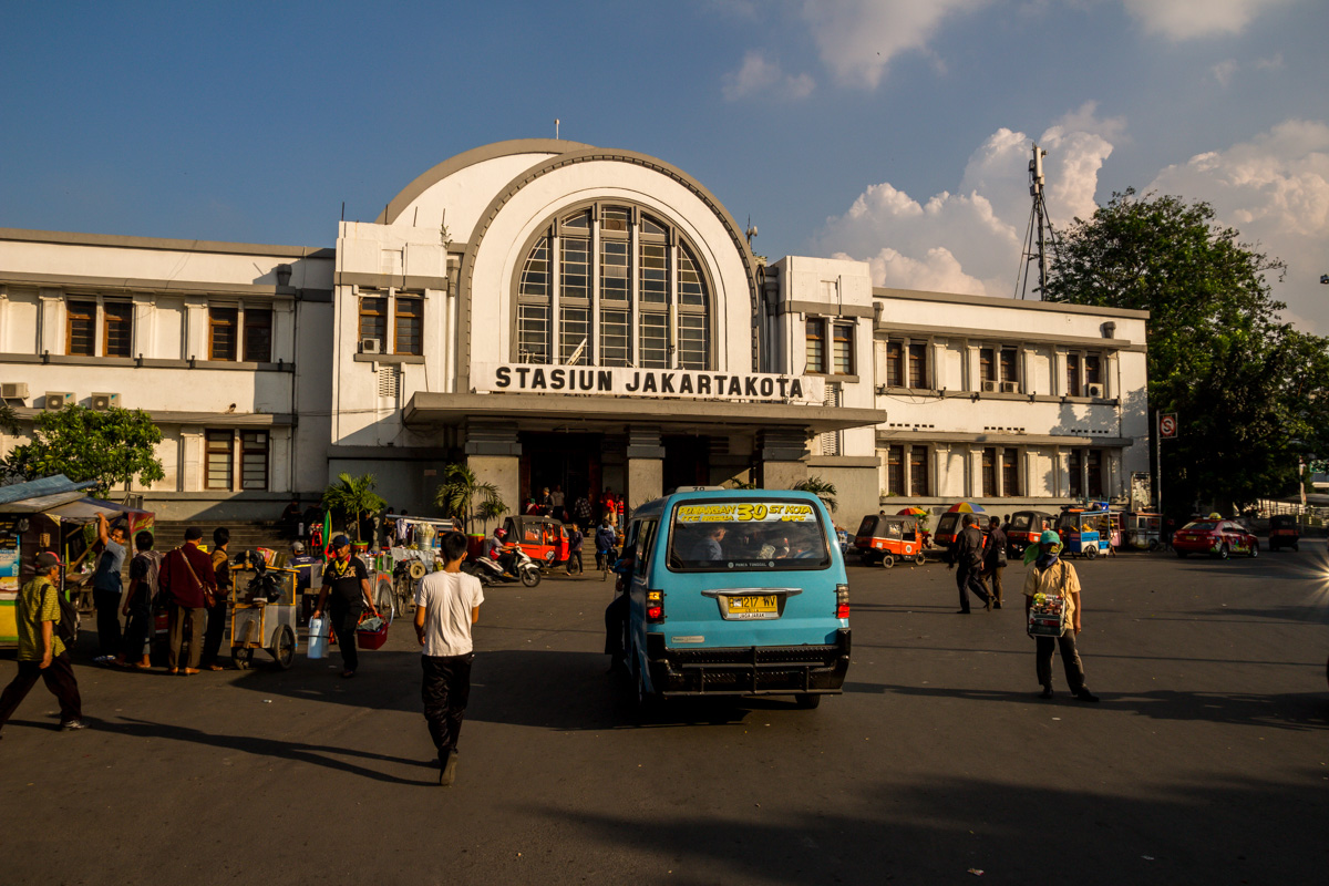 Estación del barrio de Kota, Yakarta