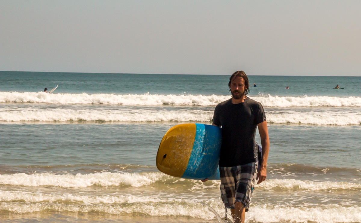 Intento de surfer, Kuta Beach