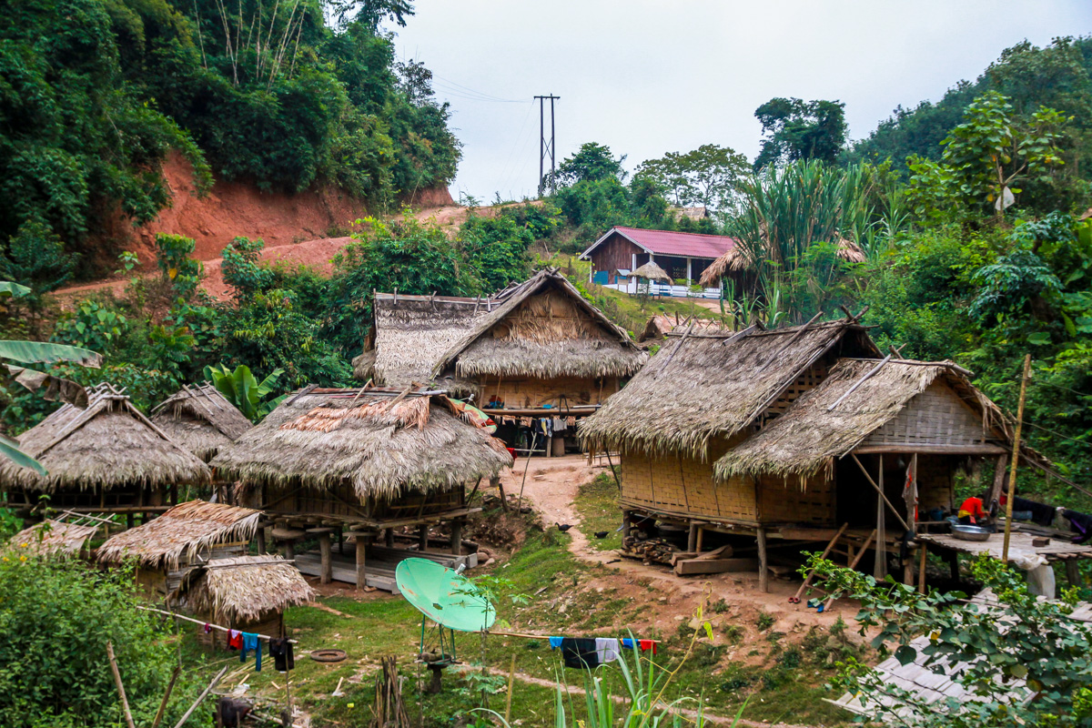 El poblado de Sopsine , junto al río Nam Tha