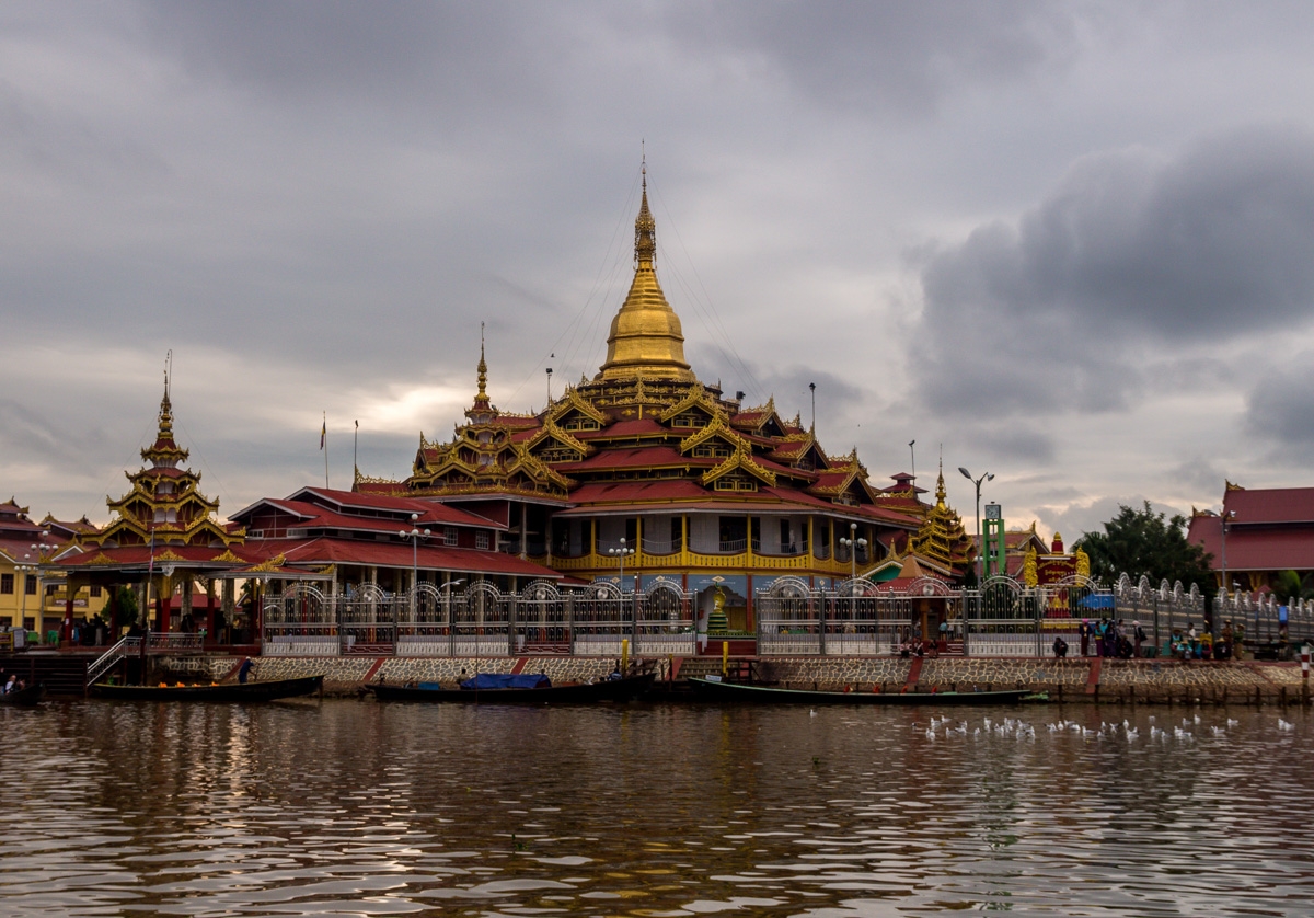 Templo en el Lago Inle