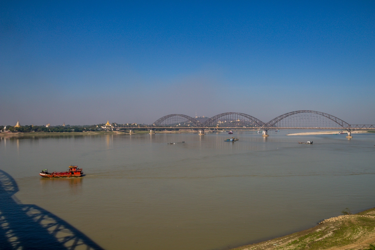 El puente sobre el ayeyarwady junto a Sagaing