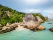 En las playas de Seychelles, rodeados de grandes rocas graníticas