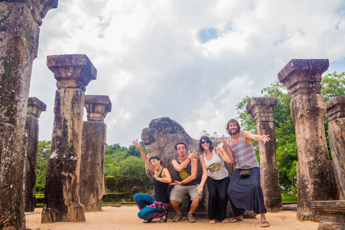 Con Vero y Ola en Polonnaruwa