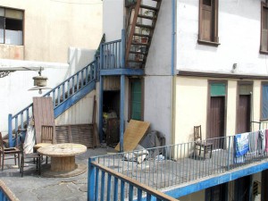 Al mal tiempo, buena cara